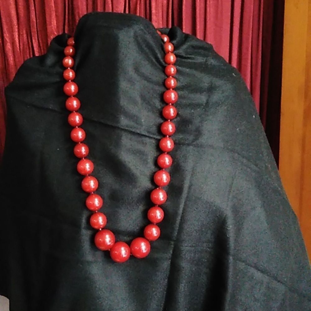 Vintage Ben-Amun Red Graduated Beads Hollywood Stars Red Carpet Designer